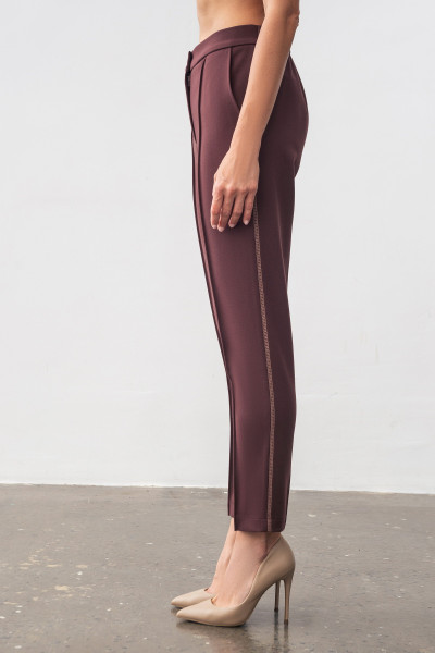 Класичні жіночі завужені брюки корчневі з костюмної тканини Мішель