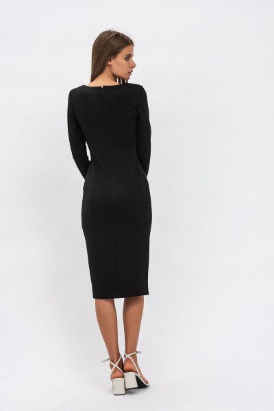 Приталена жіноча сукня міді-довжини із трикотажу чорного кольору Амата Приталена жіноча сукня міді-довжини із трикотажу чорного кольору Амата