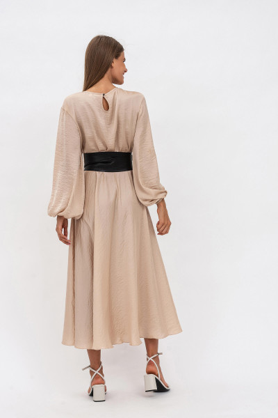 Довга жіноча сукня з мокрого шовку бежевого відтінку Арне