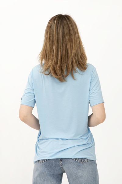 Блакитна трикотажна футболка вільного крою з круглою горловиною Такка 01