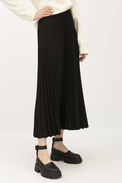 Чорна спідниця гофре довжини міді Теріл 01
