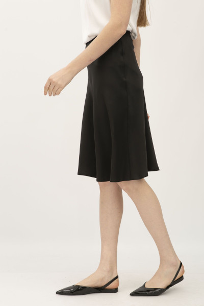 Чорна спідниця у білизняному стилі довжини вище коліна Касія 41