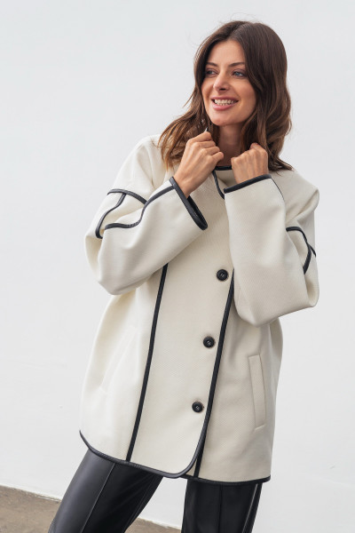Пальто двобортне молочного кольору Зенел