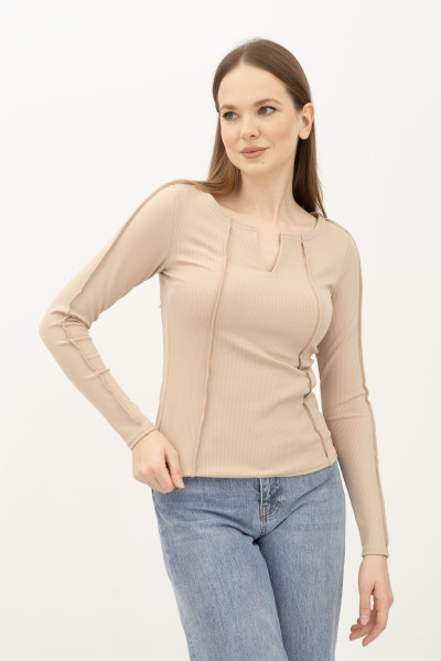 Лонгслів із трикотажу бежевий  у дрібний рубчик Атіка 02