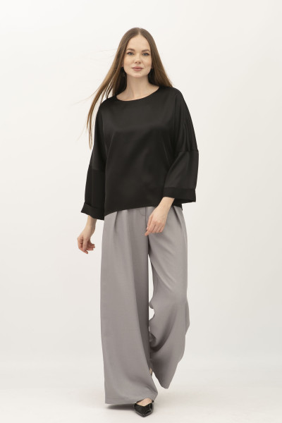 Жіноча блуза чорного кольору вільного силуету з сатину Нісса 02
