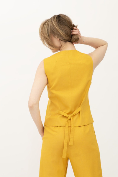 Гірчичний жіночий жилет Сінон 21