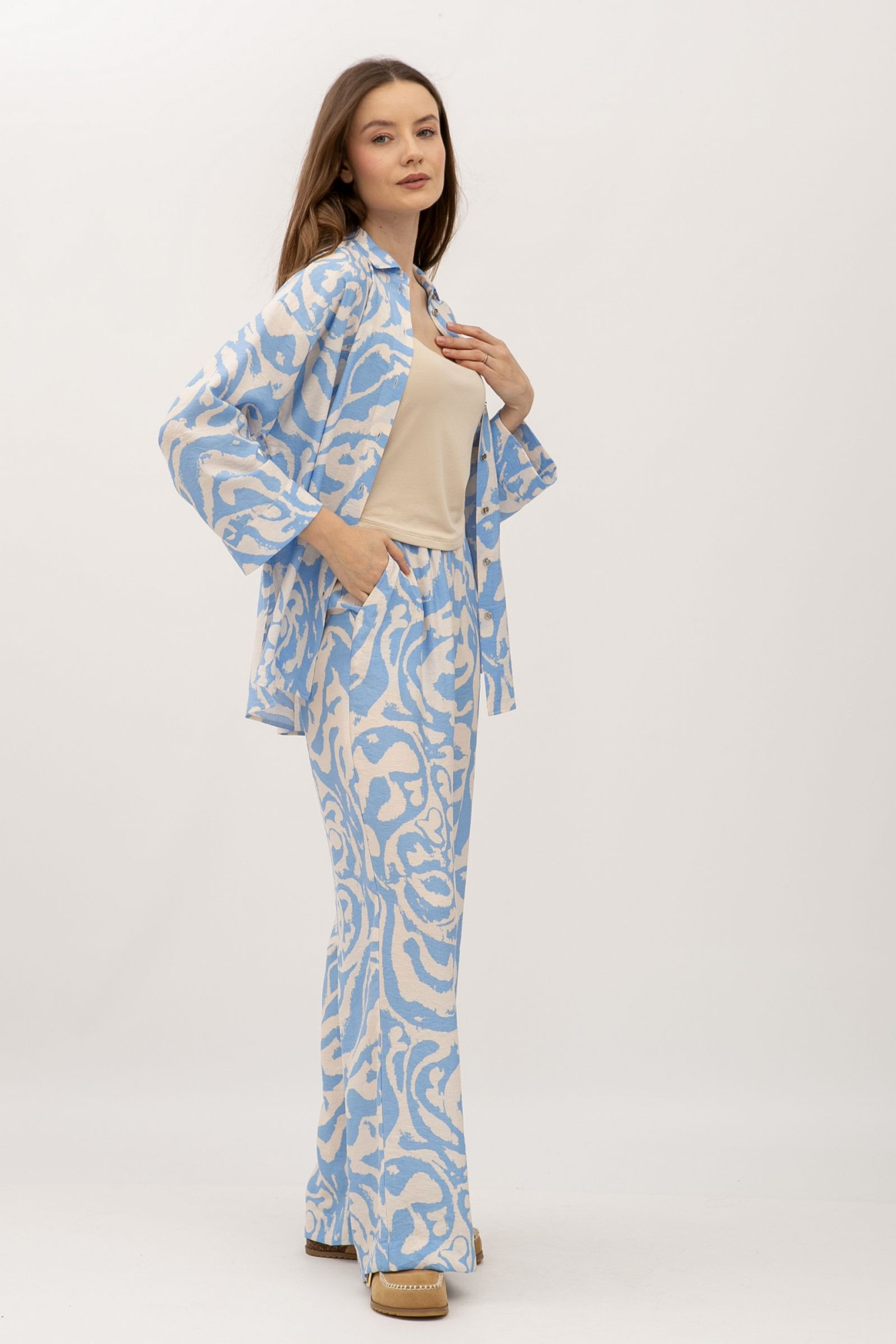 Блуза-сорочка  вільного силуету з рукавами 3/4 блакитного кольору Аркана 01