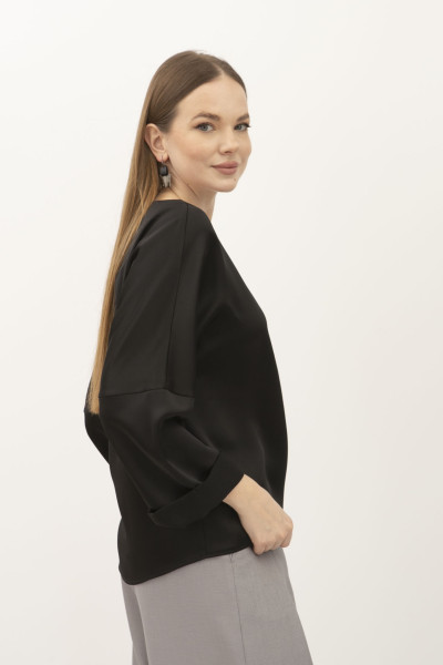 Жіноча блуза чорного кольору вільного силуету з сатину Нісса 02